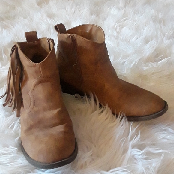 Boots - Picture 2 of 3